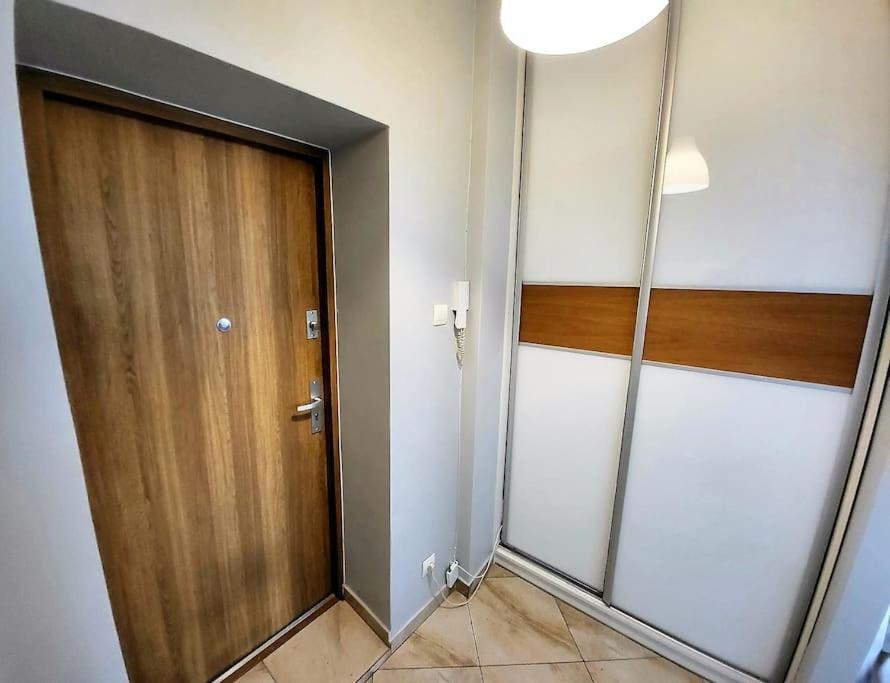 Ogrody * Wi-Fi * Jezyce * 3 Km Center Apartment Poznan Exterior photo